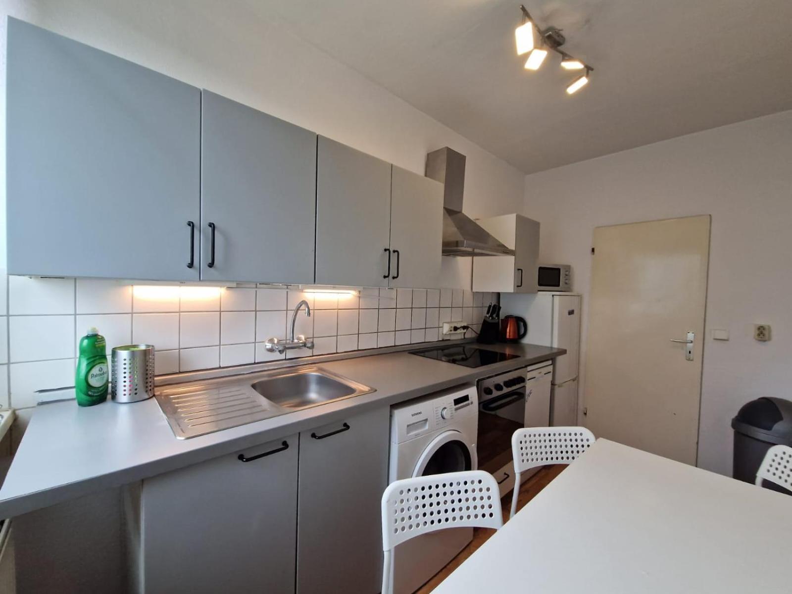 Schoene 3 Schlafzimmer Wohnung Mit 4 Dopplbetten Berlin Eksteriør billede